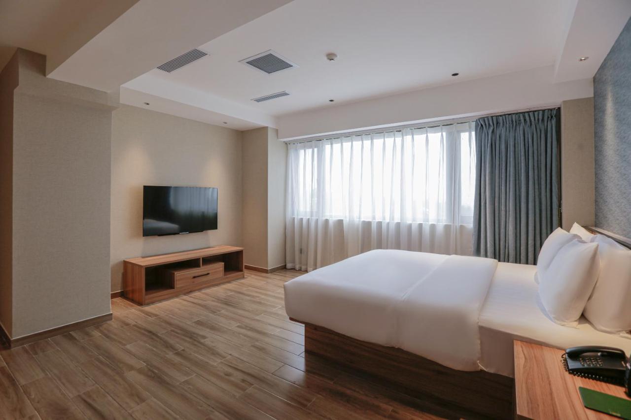 Hotel Casiana & Events Center Tagaytay Managed By Hii Tagaytay City Exterior foto
